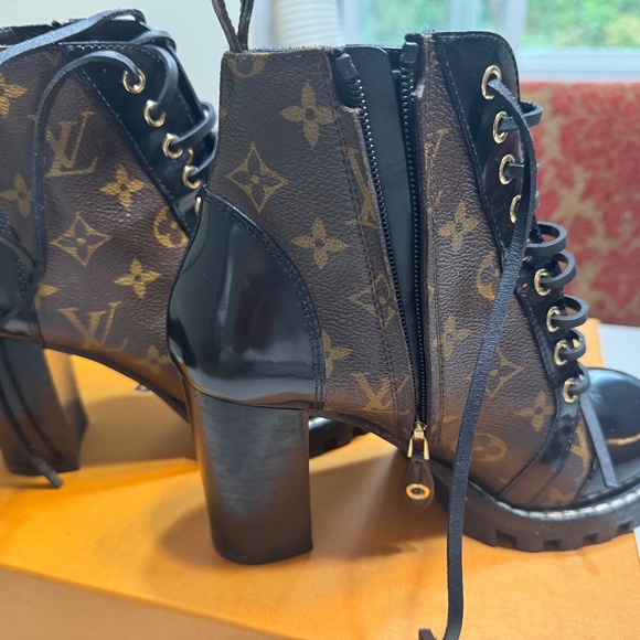Louis Vuitton Patent Calfskin Monogram Star Trail Ankle Boots Size 37.5 Black - Picture 5 of 16